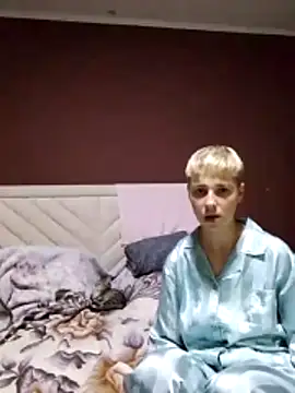 Gussie_Bridie webcam