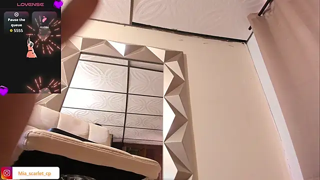 Mia_scarlet69 webcam