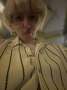 RonnieKiss webcam