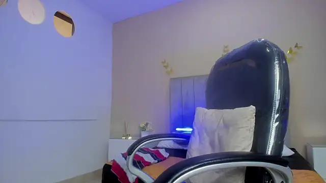 Nascary_Fox webcam