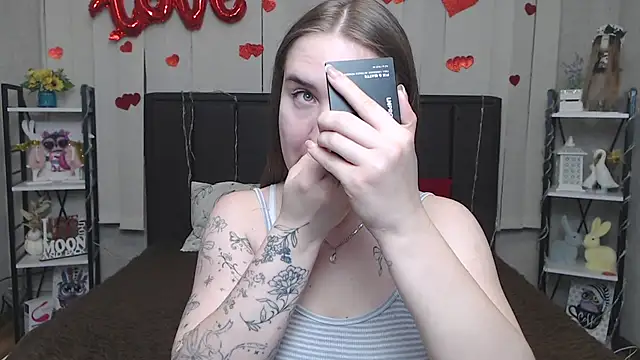 LauraHlot webcam