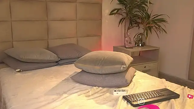 SophieCollins_1 webcam