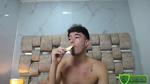 KathyAiden webcam