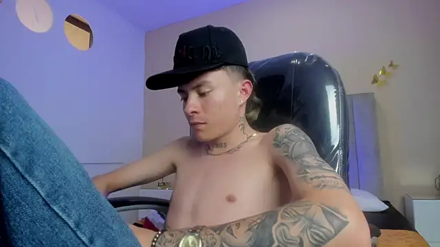 Nascary_Fox webcam