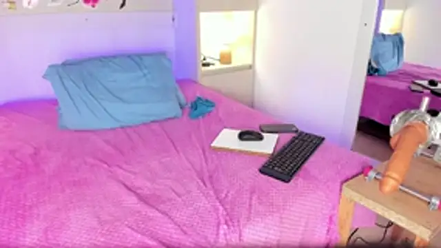TaylorBloom webcam