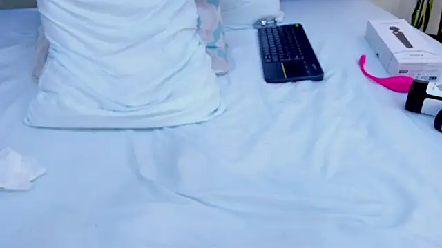 mayaevansmg webcam