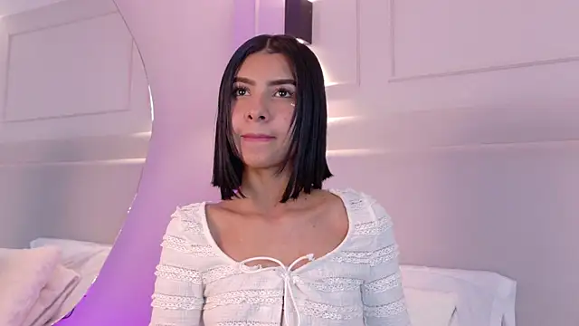 NaomiKlarc webcam