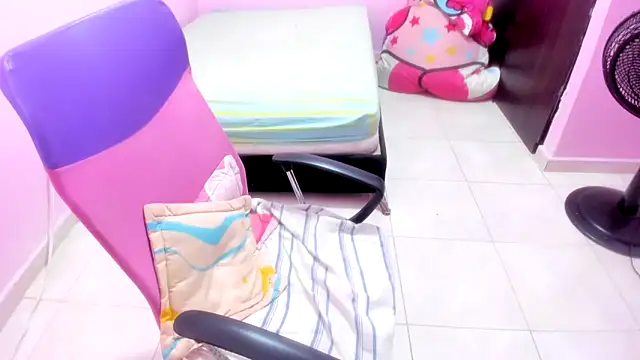sra_boobs webcam
