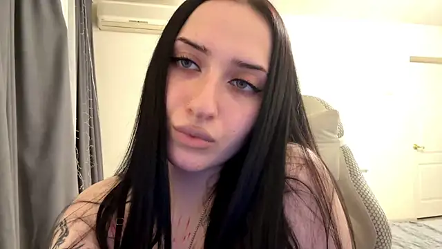 KiraJaydes webcam