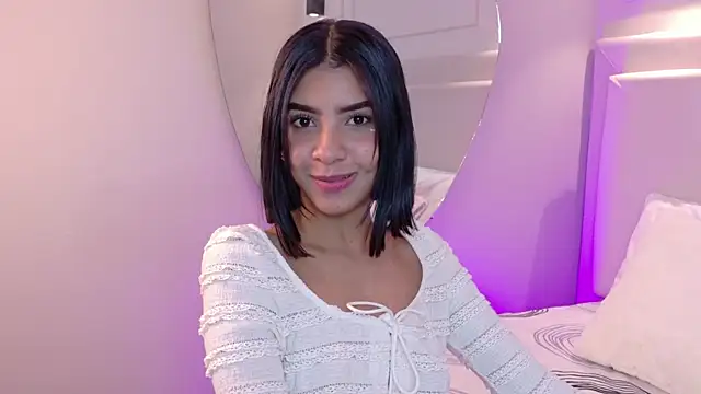 NaomiKlarc webcam