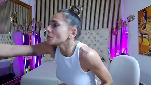 PlayfulShow webcam