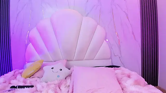aliicewonderland_ - AliiceWonderland_'s free webcam - UK Sex Cams
