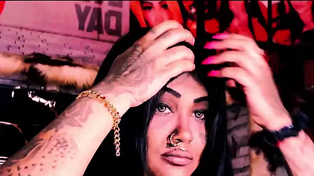 indian_dreamgirl webcam