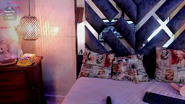 annie_vega17_ webcam