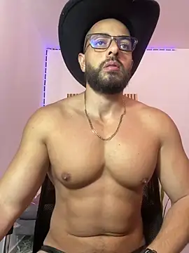 magnumchris - Magnumchris's free webcam - UK Sex Cams