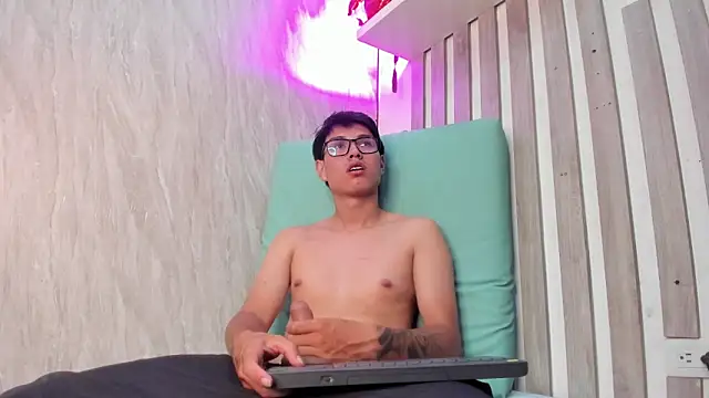 Dylanxscot webcam