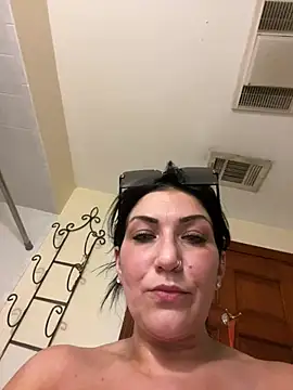 LittleMissEeve webcam