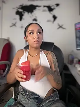 Isabella-Teen webcam