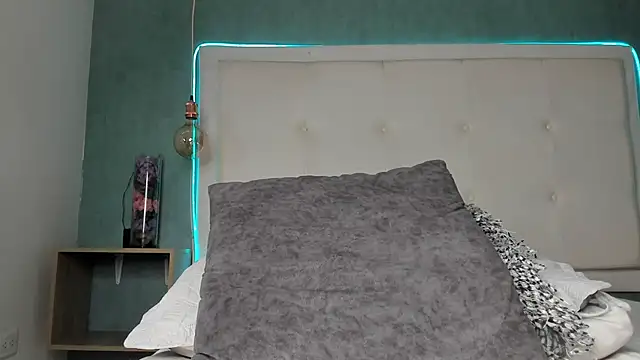 mia_gomez7 webcam