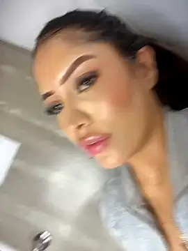 MystiqueXXX webcam