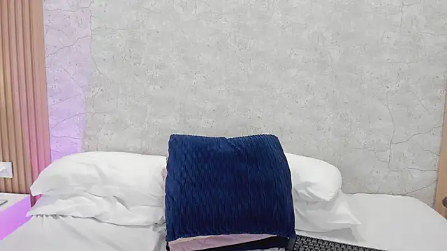 NaomyCollins__ webcam