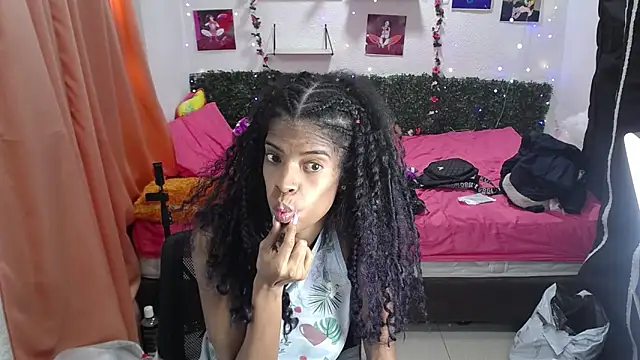 thianahorny webcam