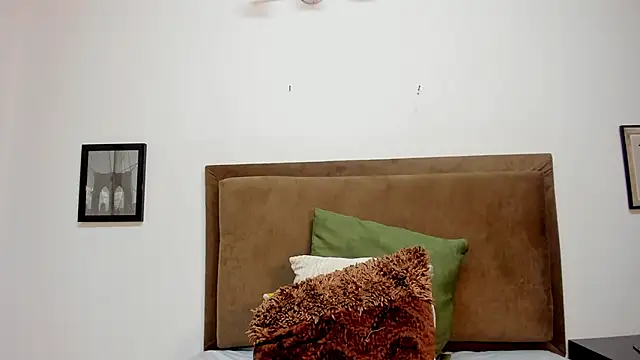 sofy_bonnet1 webcam