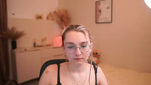 Sophielux18 webcam