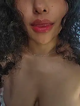 Lucy_Marin webcam