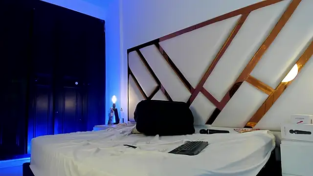 Neniteita - Male webcam sex chat