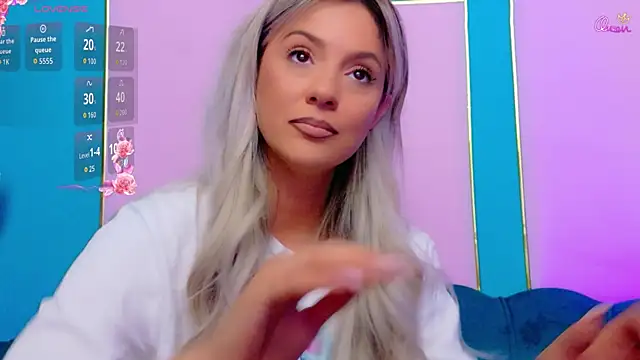 AriannaSins webcam