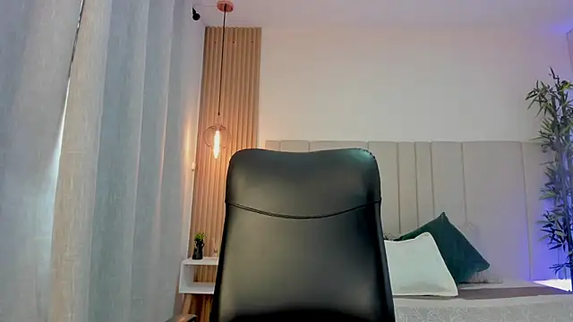 Victoria_Rosee webcam