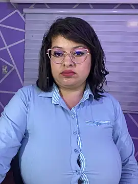MiiaaJoness webcam