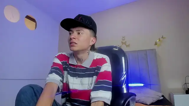 Nascary_Fox webcam
