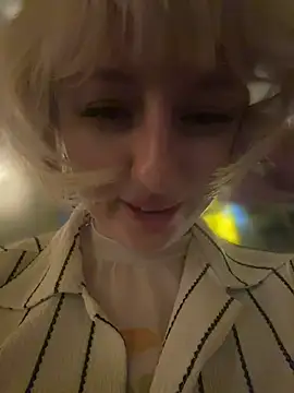 RonnieKiss webcam