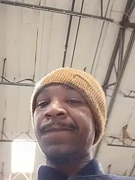 BIGBLACKLEGDAXXX webcam