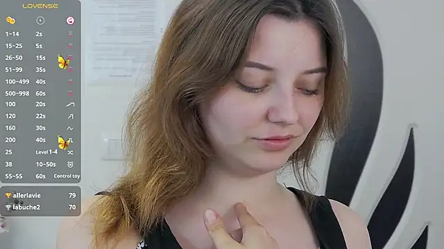 pretty_little_thing webcam