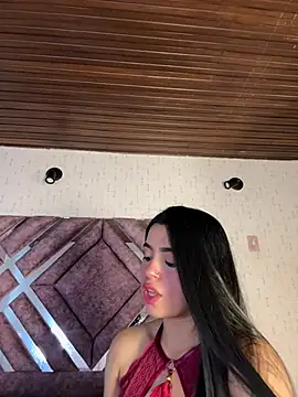 LunaMoore_Pink webcam