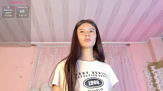 SweetRenata_ webcam
