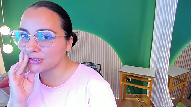 megansumer webcam