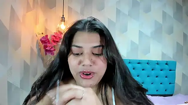 LindaBreeS webcam