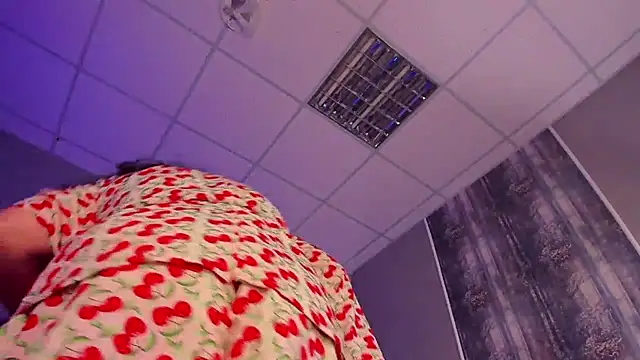 MonaSteele webcam