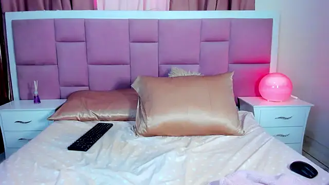Honeymoon_sariel webcam