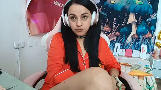 LovelyAzucena webcam