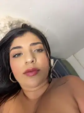 Isaa-Sweet webcam