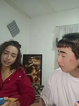 AlexxaAndRileyy webcam