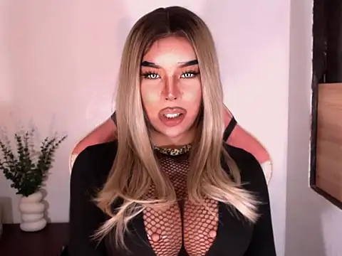 Zandralopez webcam