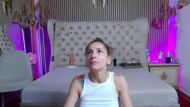 PlayfulShow webcam