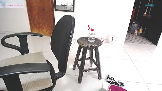submissive_black_whore webcam