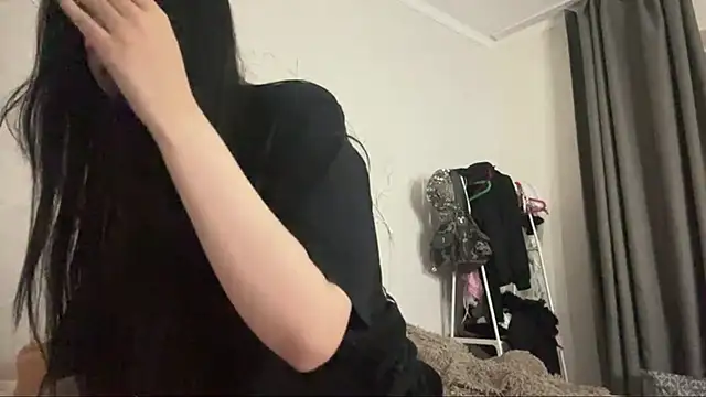 LouisePavlides webcam